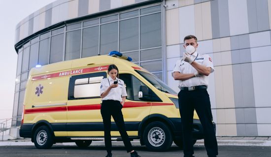 秦安救护车转运病人算来回费用吗？